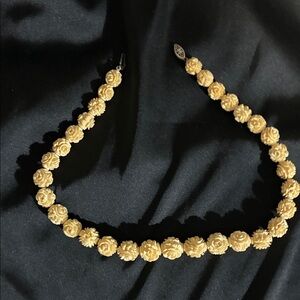 Elegant Floral Necklace